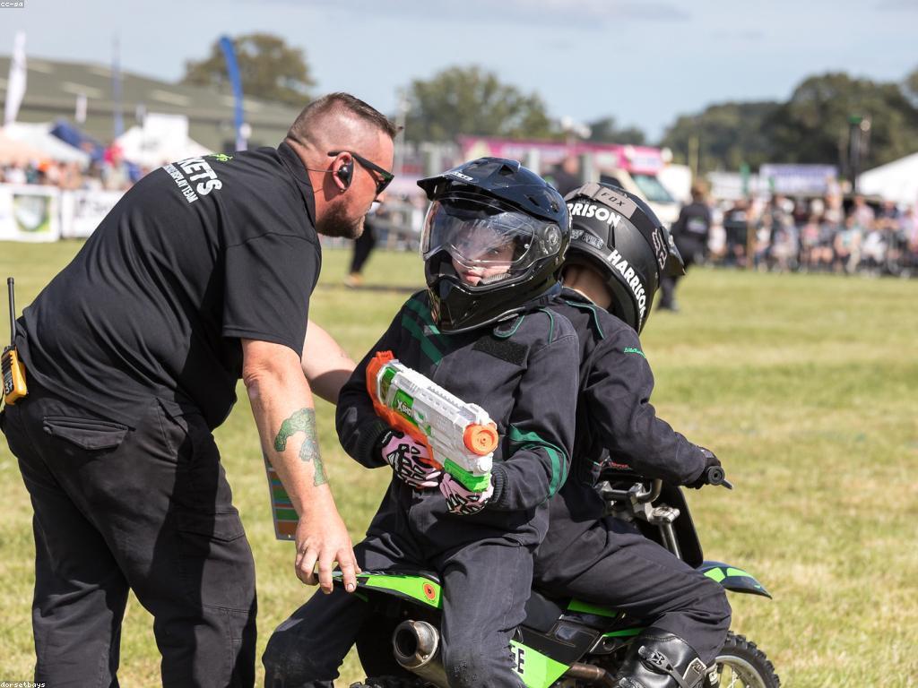 ការប្រកួតនិងរង្វាន់: ការប្រកួតសម្រាប់ការផ្សព្វផ្សាយ